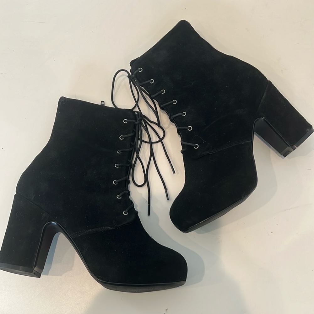 Brand new without box suede Steve Madden Dawwn boots size 10